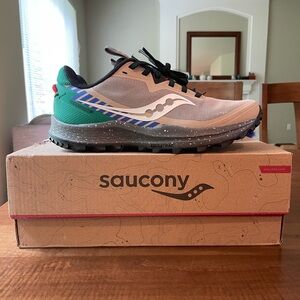 Like new - Saucony Peregrine Trail Running Shoes Women’s size 8.5